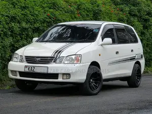 Toyota Gaia 2000 White