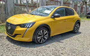 Peugeot 208 2020 Yellow