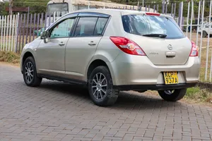 Nissan Tiida 2011 Beige