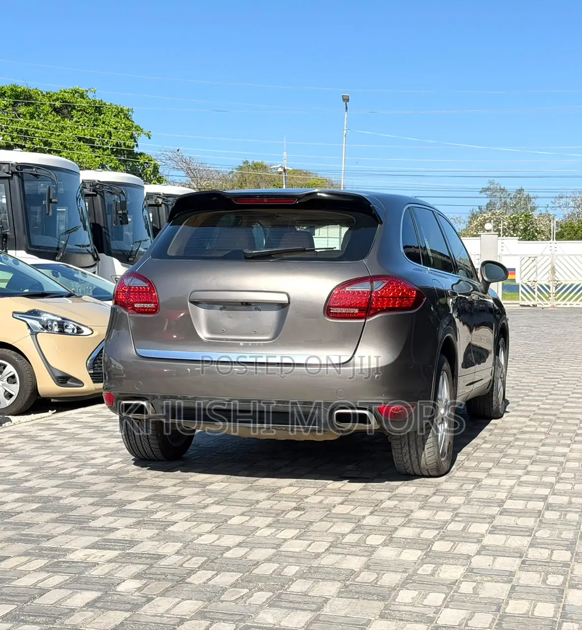 Porsche Cayenne 2013 Brown