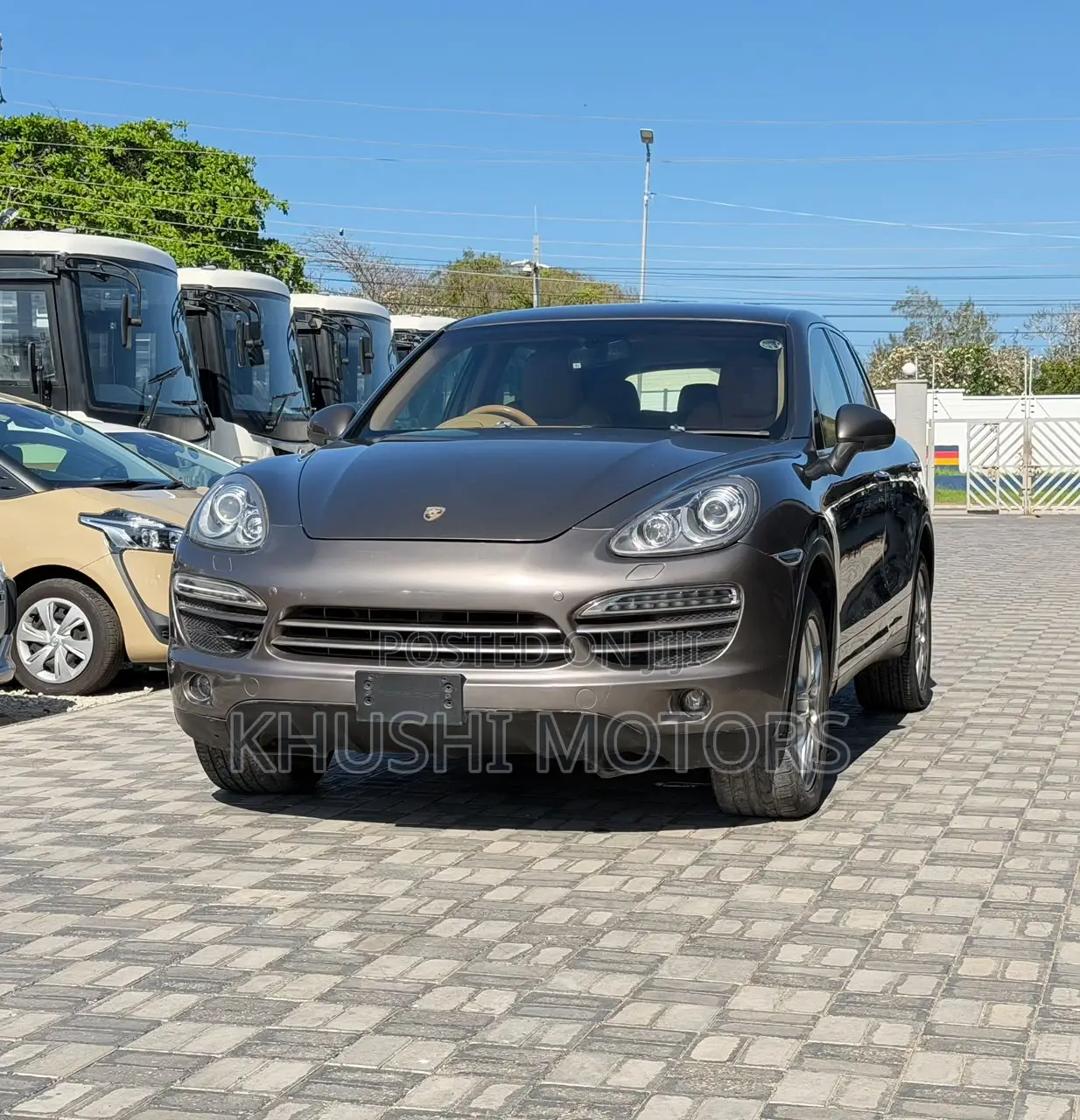 Porsche Cayenne 2013 Brown