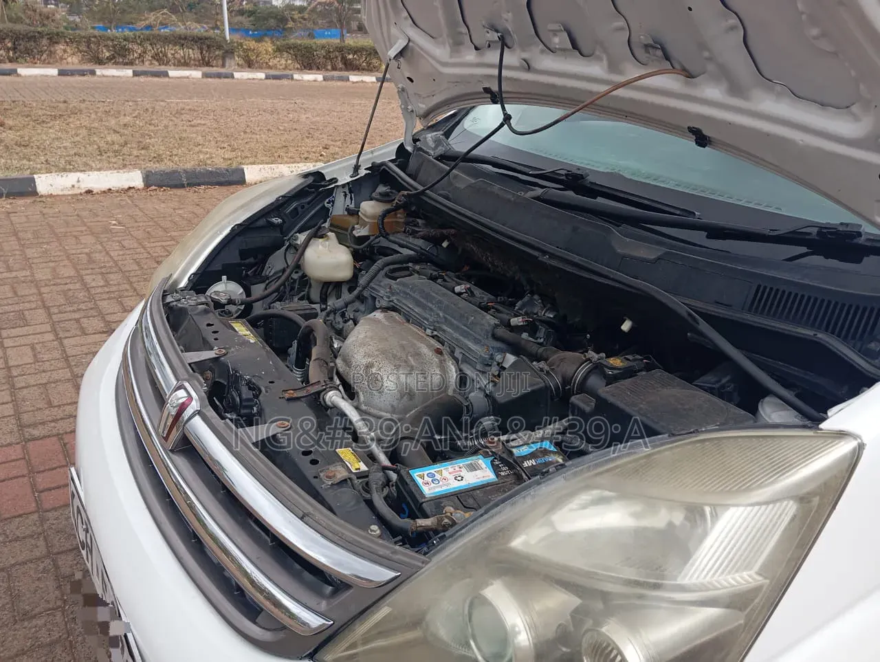 Toyota ISIS 2009 White