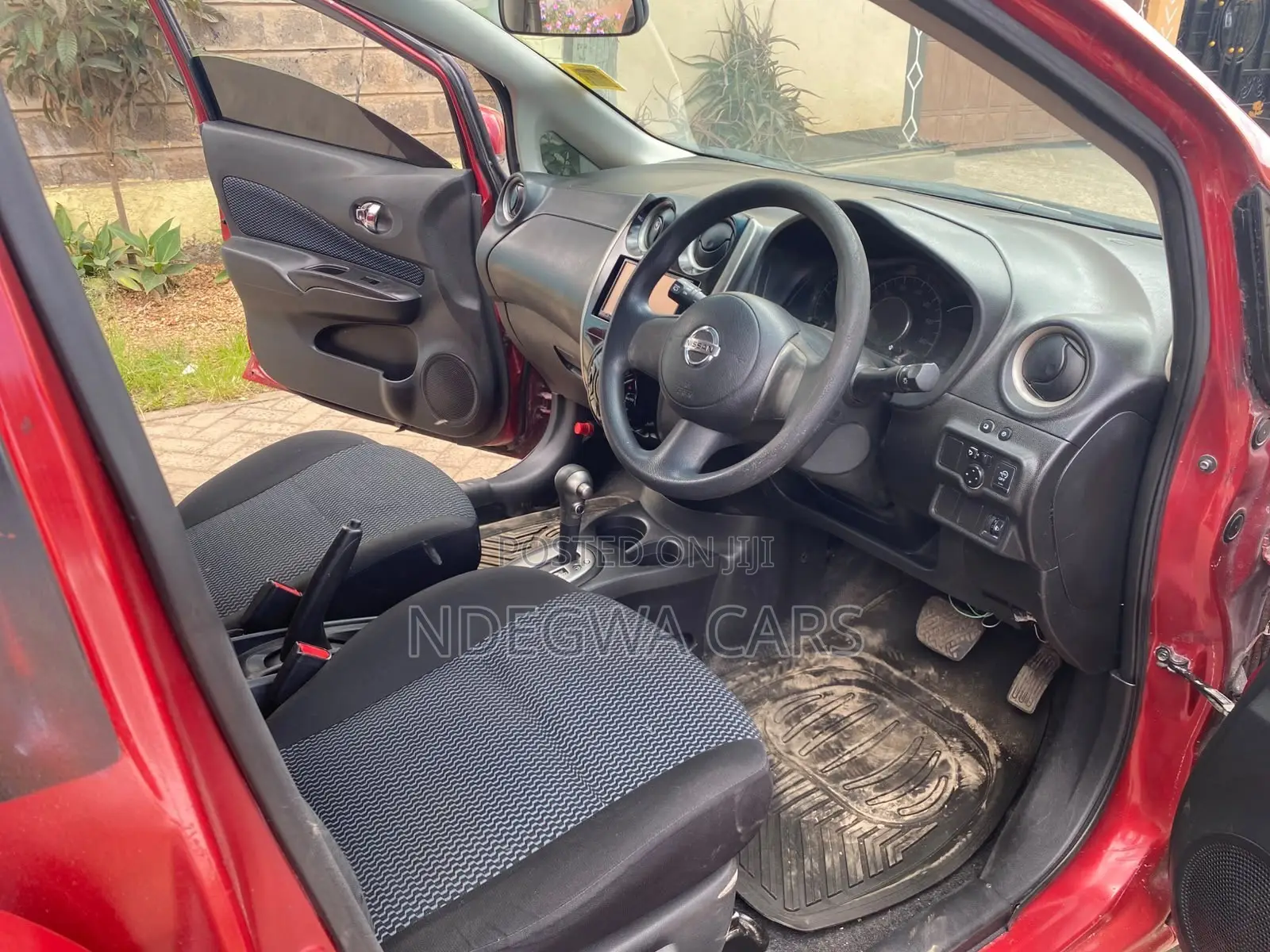 Nissan Note 1.2 Petrol 2013 Maroon