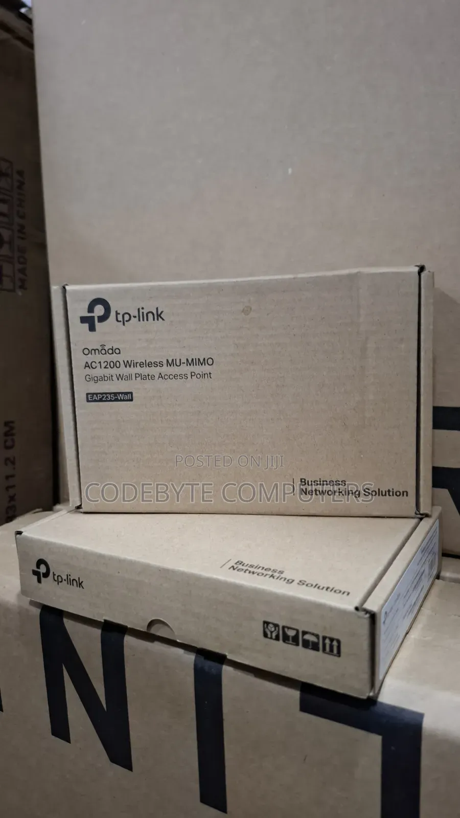 TP‐Link EAP235‐Wall AC1200 Wireless Gigabit Wall‐Plate Access Point