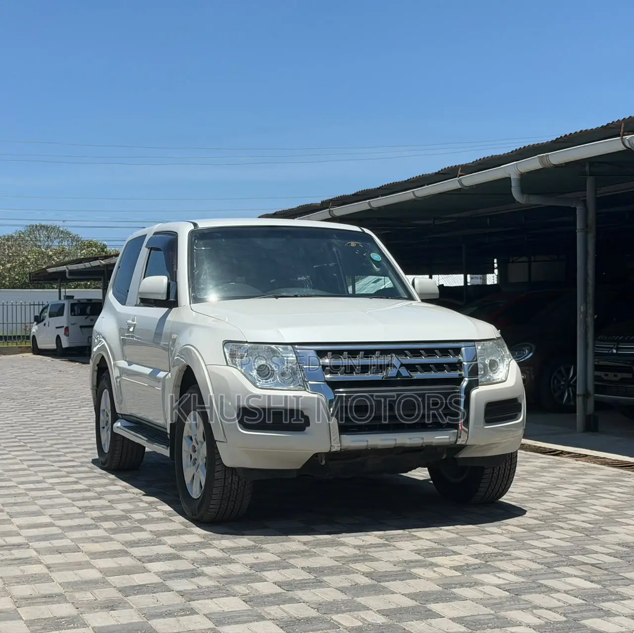 Mitsubishi Pajero 2017 White