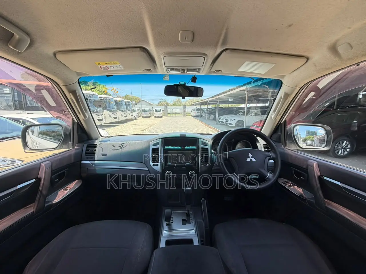 Mitsubishi Pajero 2017 White