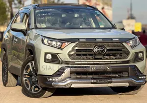 Toyota RAV4 Adventure 2019 Green