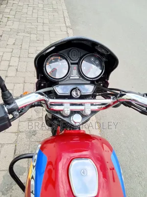 Bajaj Boxer 125 2025 Red