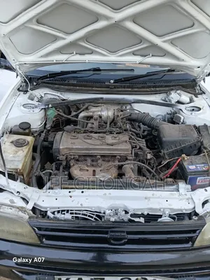 Toyota Corolla 2000 White