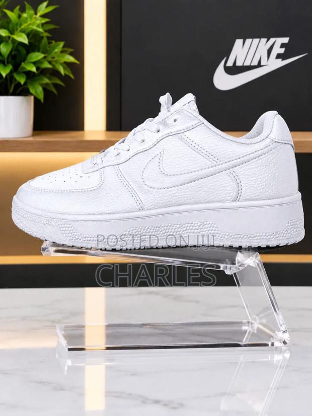 Air Force One - thumbnail 2