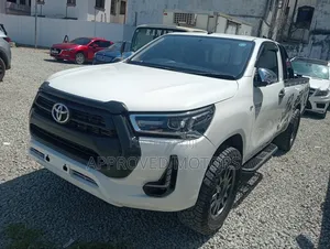 Toyota Hilux 2020 White