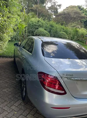 Mercedes-Benz E200 2017 Silver