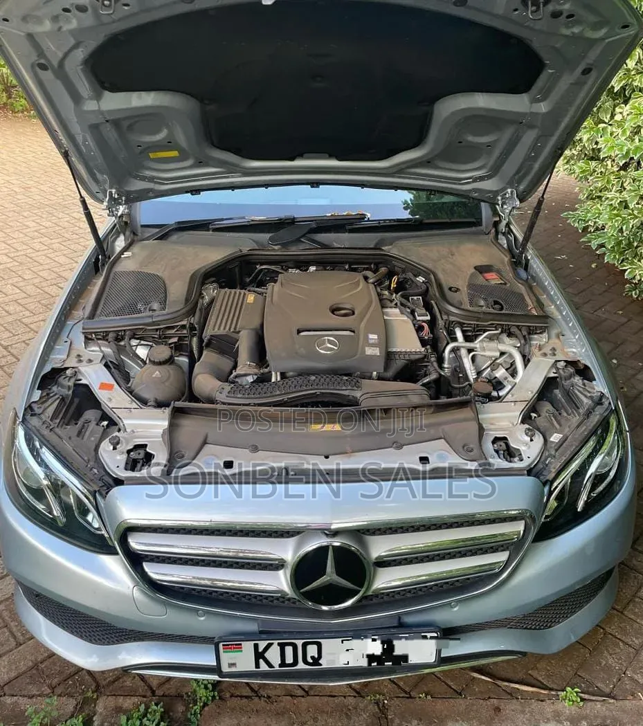 Mercedes-Benz E200 2017 Silver