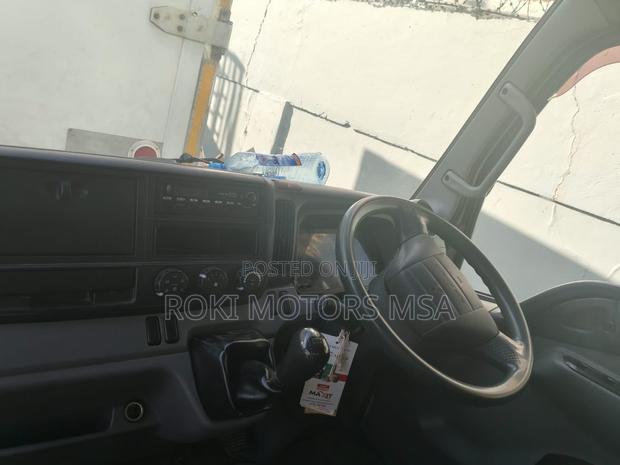 Mitsubishi Canter 2014 White - thumbnail 6
