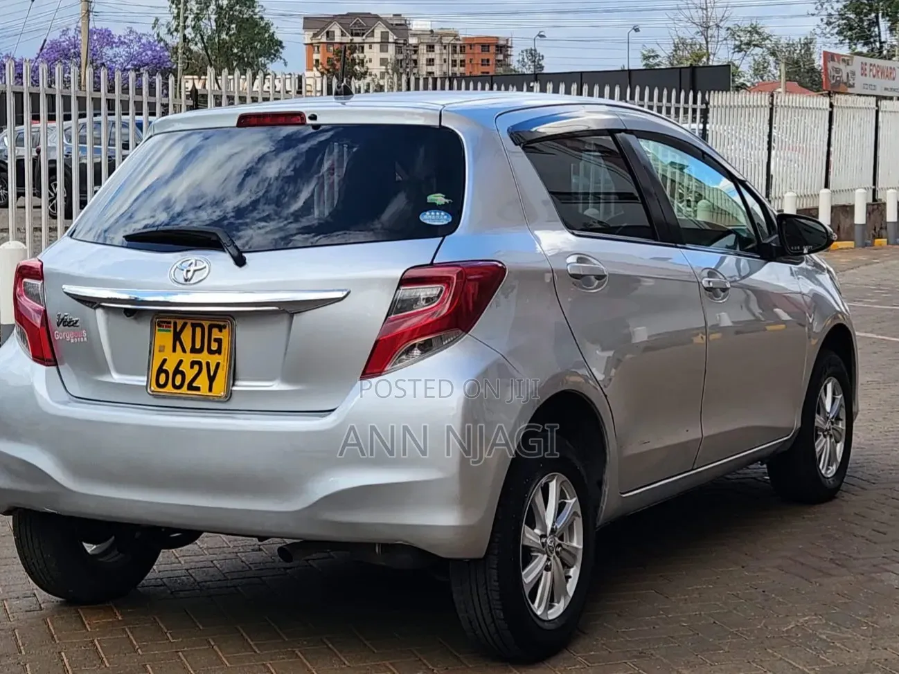 Toyota Vitz 2015 Silver