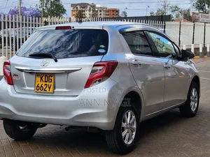 Toyota Vitz 2015 Silver