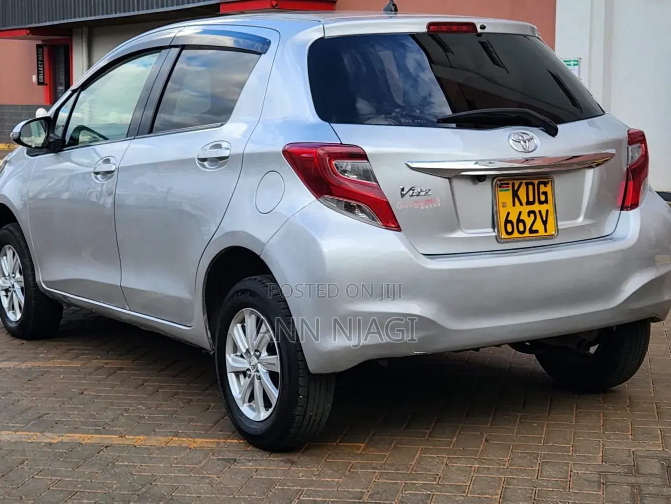 Toyota Vitz 2015 Silver