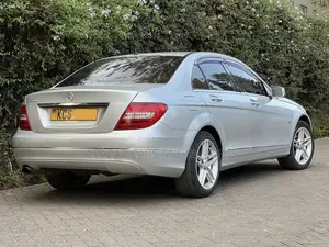 Mercedes-Benz C200 2011 Silver