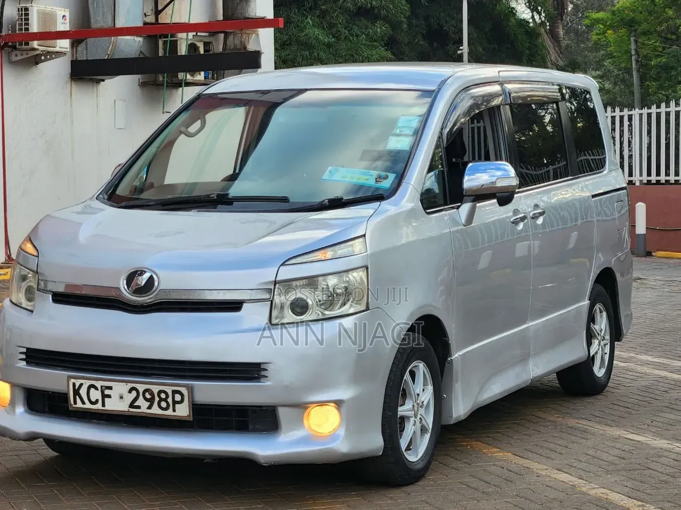 Toyota Voxy 2008 Silver