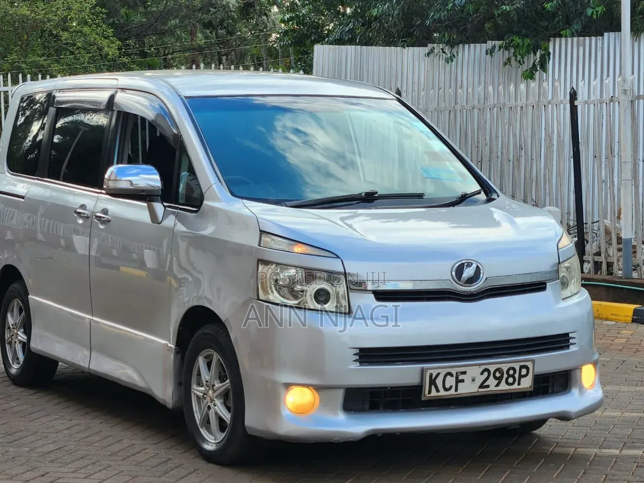 Toyota Voxy 2008 Silver