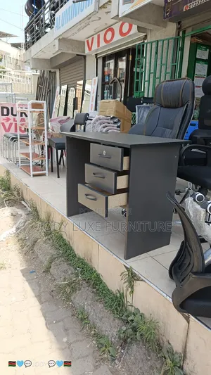 Executive Desk With Drawer Office Desk and Mesh Chair