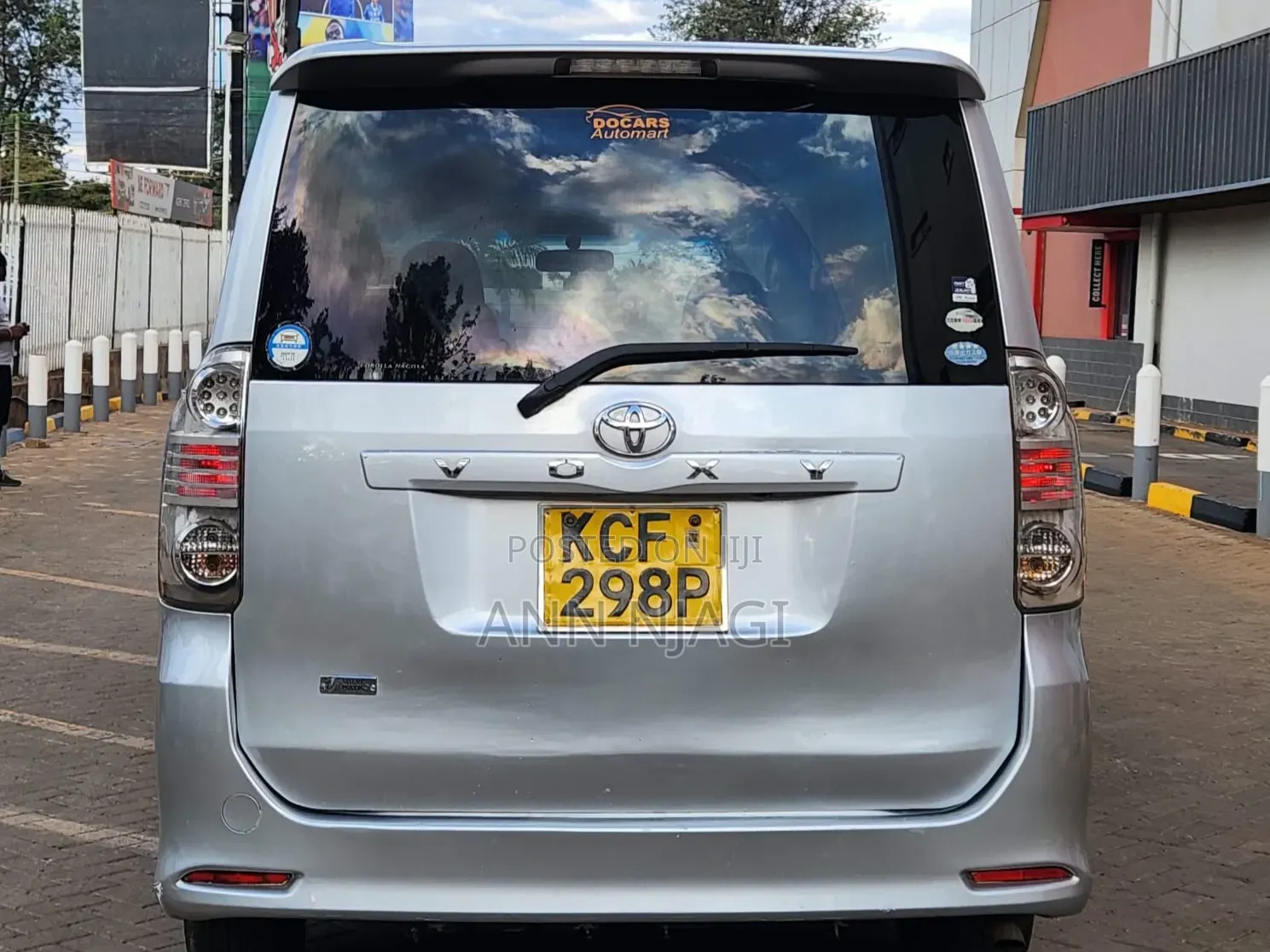 Toyota Voxy 2008 Silver