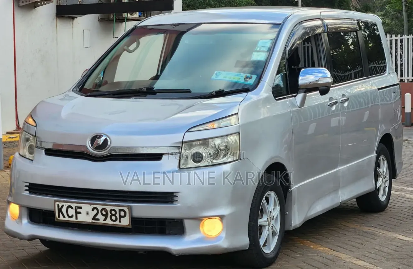 Toyota Voxy 2008 Silver