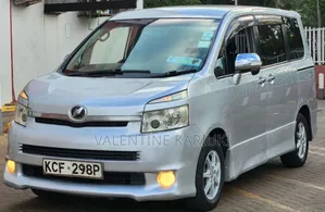 Toyota Voxy 2008 Silver
