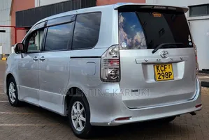 Toyota Voxy 2008 Silver