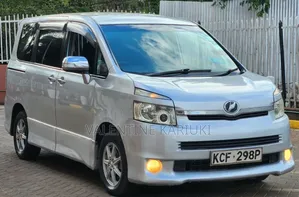 Toyota Voxy 2008 Silver