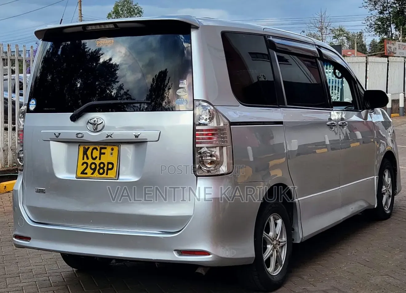 Toyota Voxy 2008 Silver