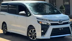 Toyota Voxy X 2WD 8-Seater 2019 Pearl