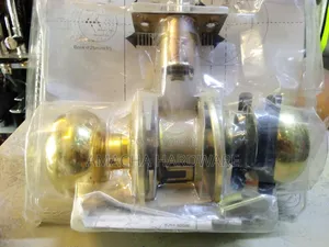 Gold Keyless Bathroom Knobset