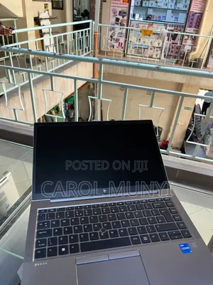 New Laptop HP ZBook Firefly G8 8GB Intel Core i5 HDD+SSD 256GB