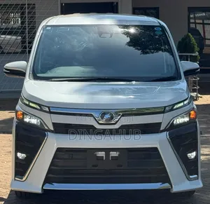 Toyota Voxy ZS 2WD 8-Seater 2019 White
