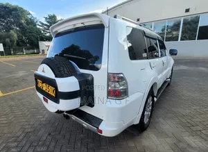 Mitsubishi Pajero 3.2 Di-Dc GLS 2011 White