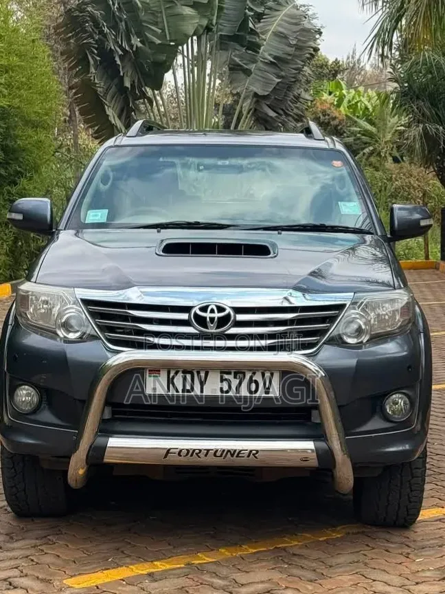 Toyota Fortuner 2013 Blue