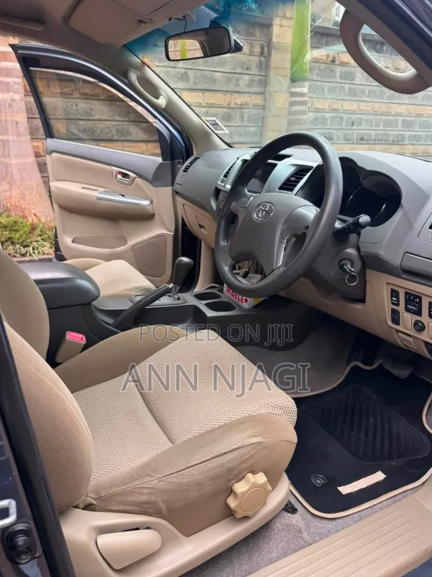 Toyota Fortuner 2013 Blue
