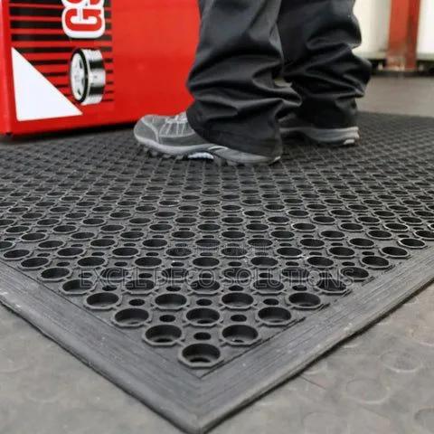 Ramp Edge Drainage Mat for Pedestrian Access Routes