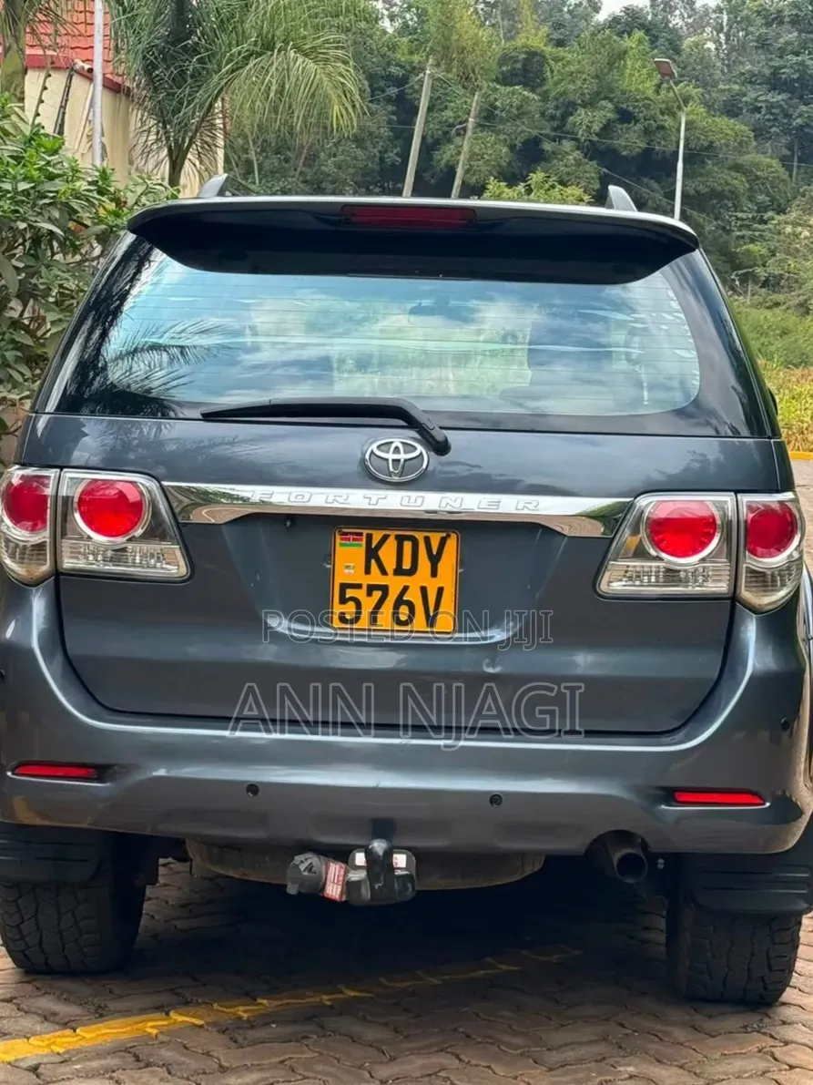 Toyota Fortuner 2013 Blue