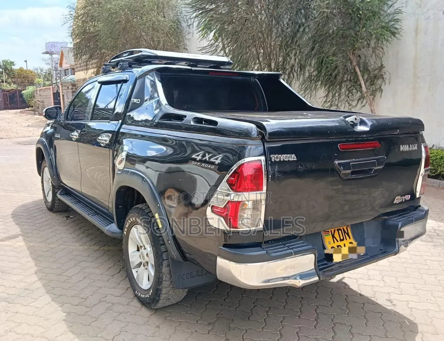 Toyota Hilux Revo Double Cab Deisel 2.4 AWD 2017 Black