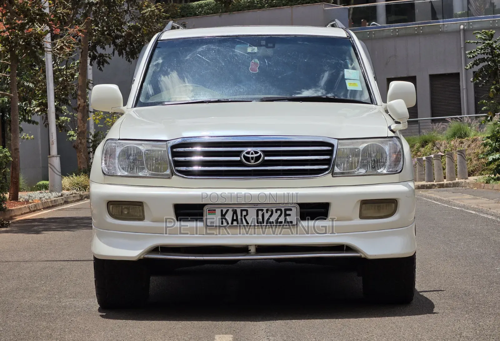 Toyota Land Cruiser 1999 White