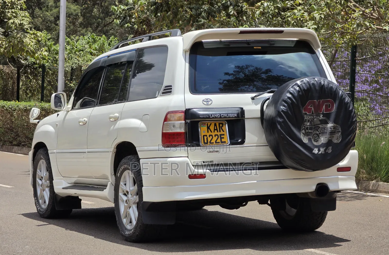 Toyota Land Cruiser 1999 White