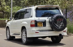 Toyota Land Cruiser 1999 White