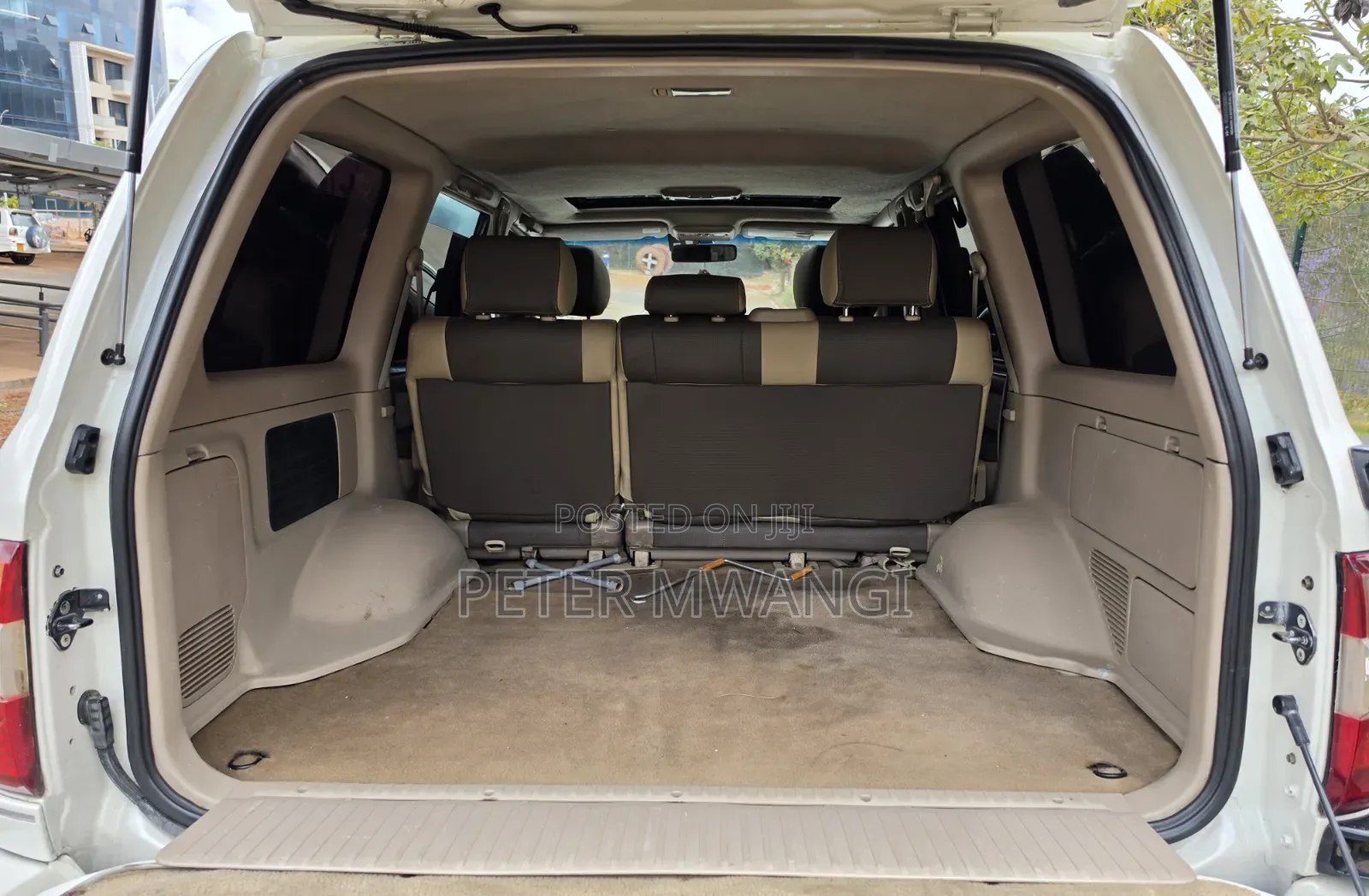 Toyota Land Cruiser 1999 White