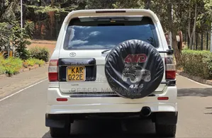 Toyota Land Cruiser 1999 White