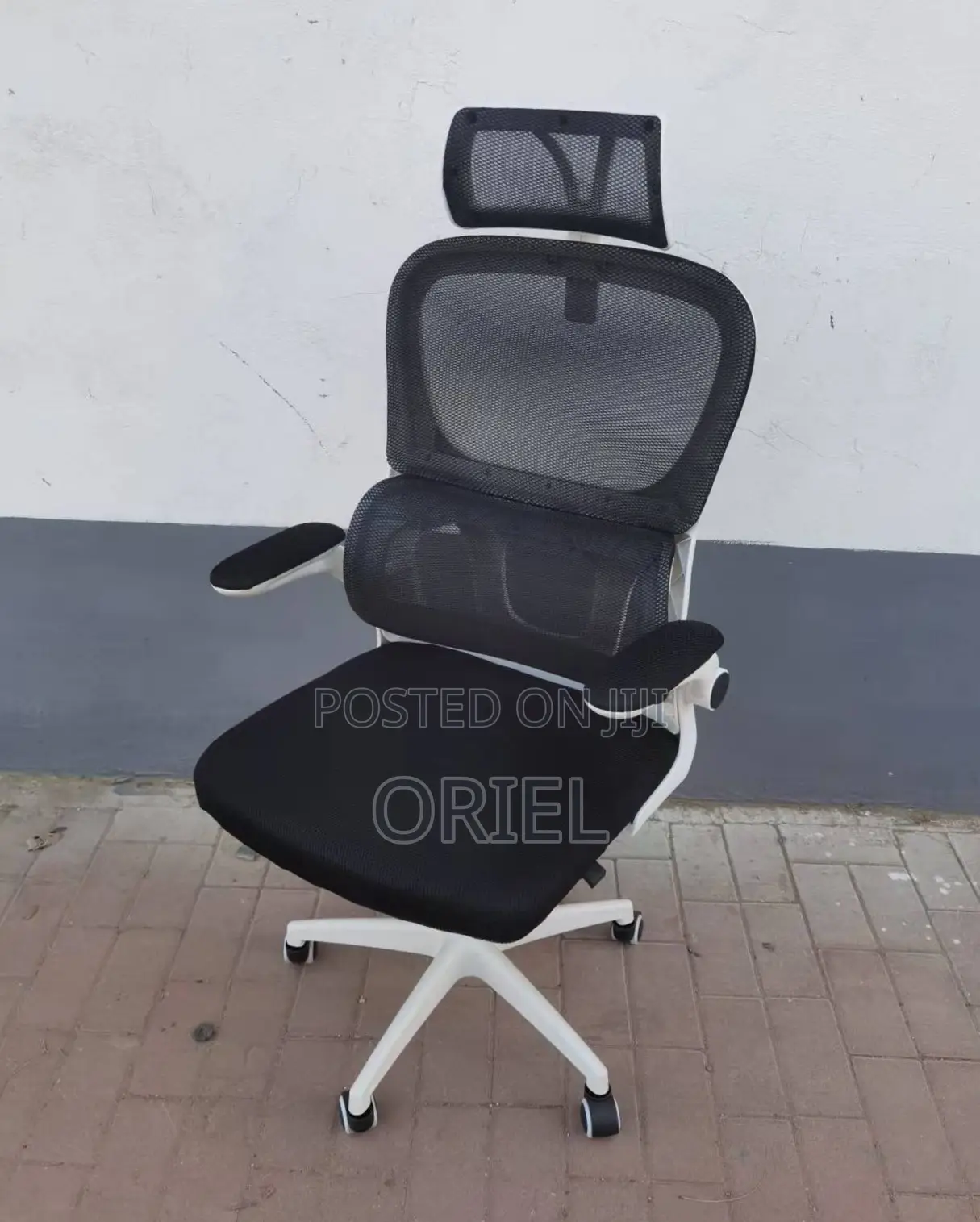 Office Chair : Breathable Mesh Ergonomic and Lumbar Support Chair