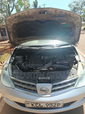 Nissan Tiida 2010 Silver