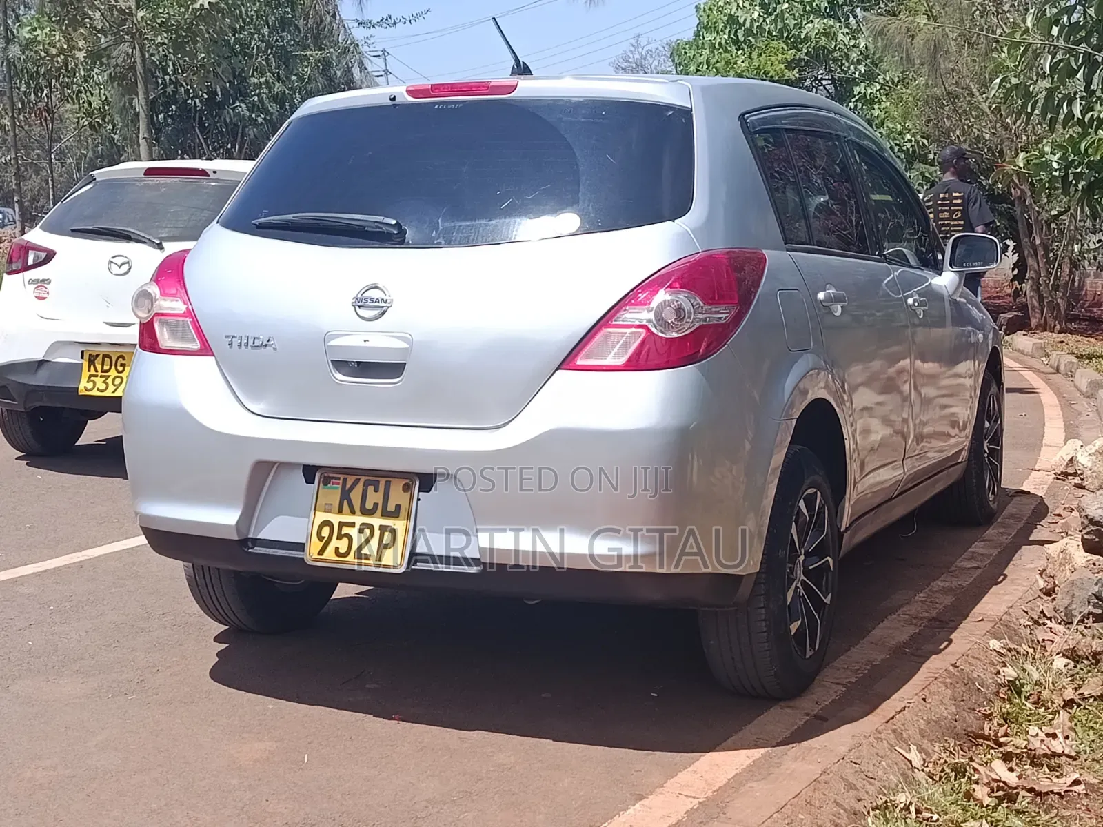 Nissan Tiida 2010 Silver
