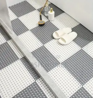 Water-Draining Bathroom Floor Grid